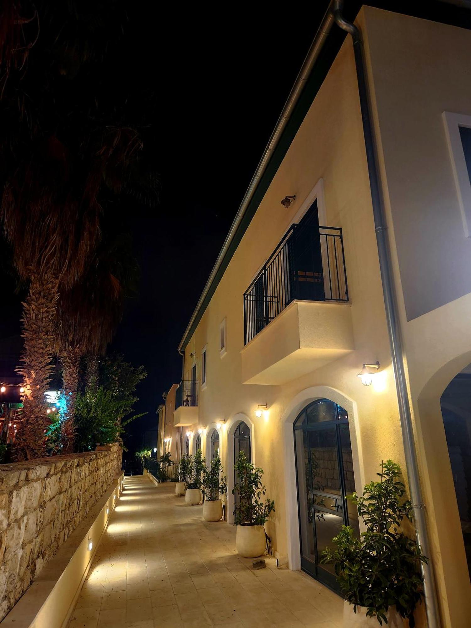 49 Boutique * Zichron Ja’akow
